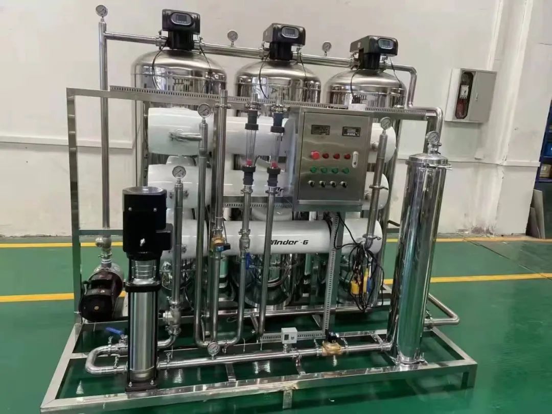 What is the process flow of large ultrapure water treatment equipment?